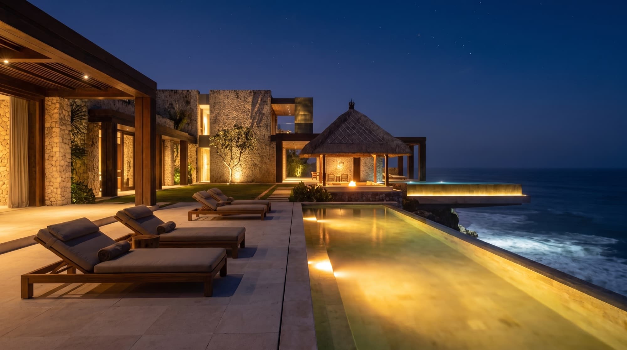 Uluwatu Sky Villa — Pool & terrace