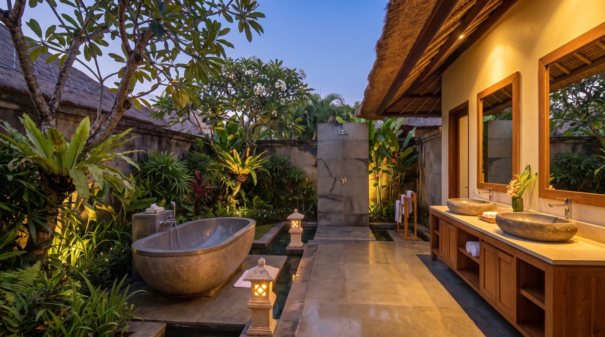 Seminyak Sanctuary Estate — Master bathroom